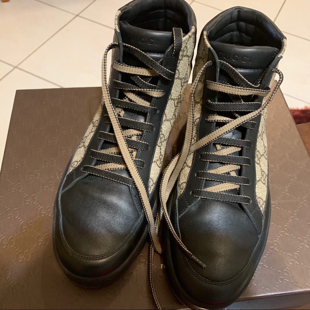 Authentic Gucci Supreme men’s
